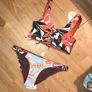 NWT💕💕💕✨ MAAJI REVERSE SMALL SET